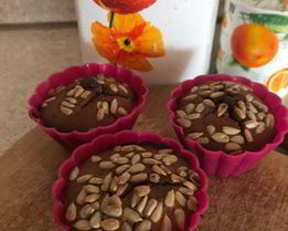 Кексы с халвой и семенами подсолнечника