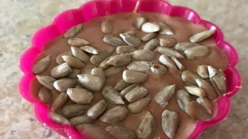 кексы с халвой и семенами подсолнечника