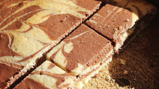 Мраморный кекс с лимонной цедрой