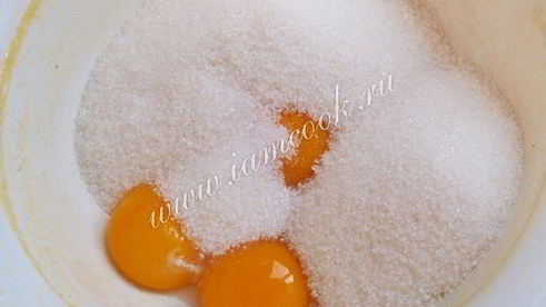 шоколадные кексы с клубникой