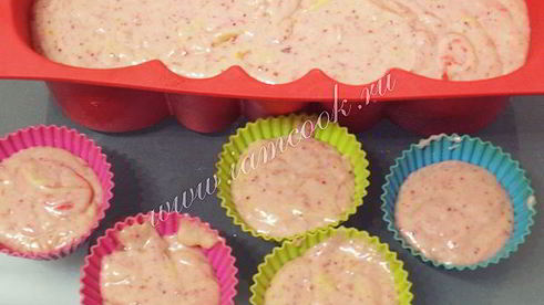 шоколадные кексы с клубникой