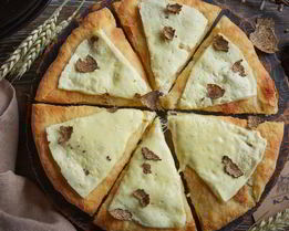 Хачапури с черным трюфелем