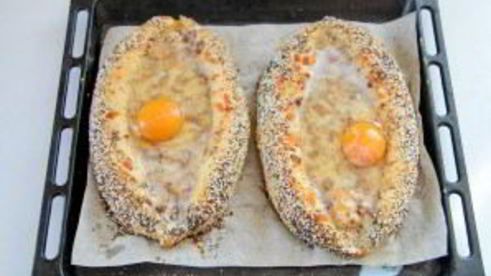 хачапури с тунцом