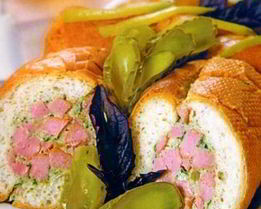 Багет с начинкой