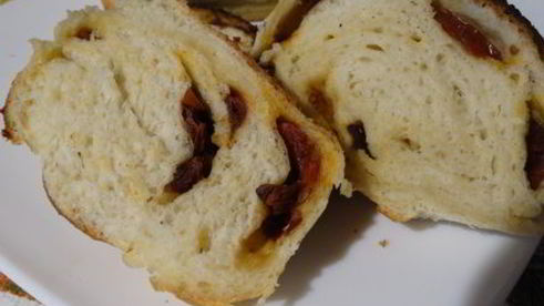 дрожжевой хлеб с вялеными томатами