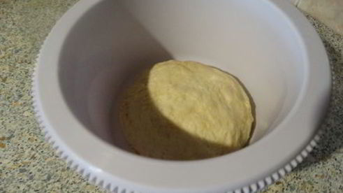 дрожжевой хлеб с вялеными томатами