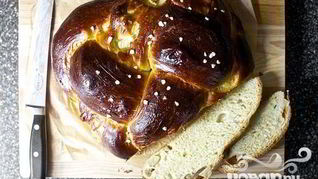 Хала с яблоками и медом