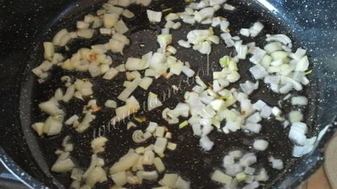 хлеб с паприкой и луком в хлебопечке