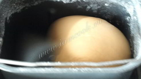 хлеб с паприкой и луком в хлебопечке