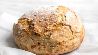 Хлеб с сушеными томатами и базиликом