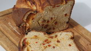 Плетеный хлеб с ягодами годжи