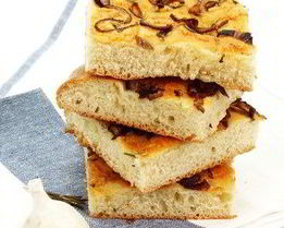 Пшеничный хлеб с луком