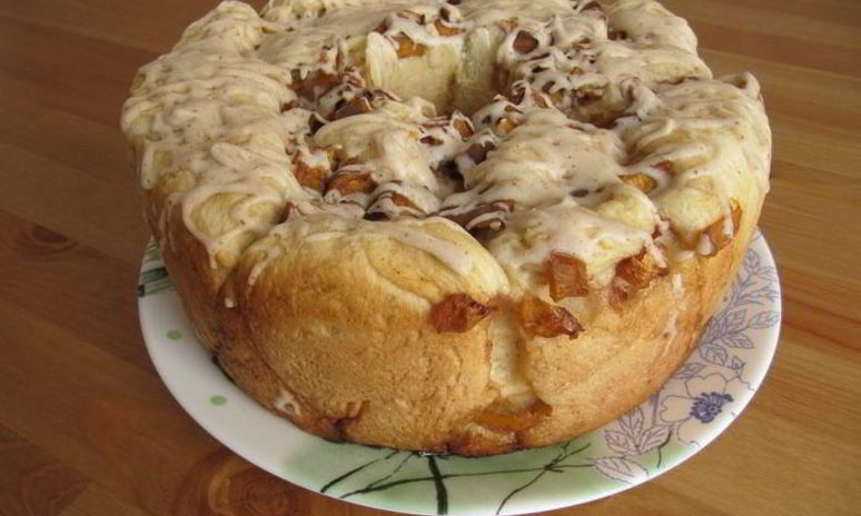 Рецепт сдобного хлеба с персиком и карамелью