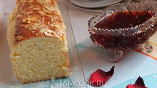 Сладкий хлеб со сливочной прослойкой