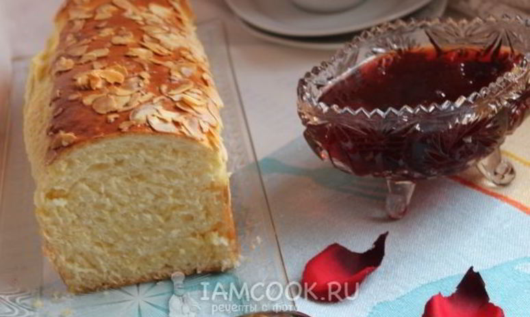 Рецепт сладкого хлеба со сливочной прослойкой