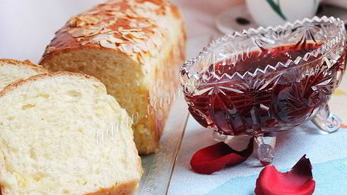 сладкий хлеб со сливочной прослойкой