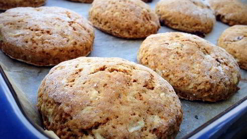 цельнозерновые сконы с яблоком