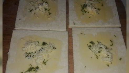 хрустящие слойки с крабово-творожным кремом