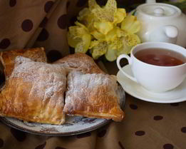 Конвертики из слоеного бездрожжевого теста