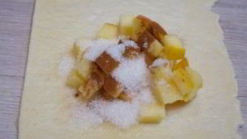 конвертики из слоеного бездрожжевого теста