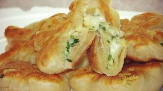 Конвертики на кефире с сыром и зеленью