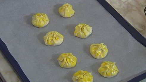 конвертики с козьим сыром, каперсами и анчоусами