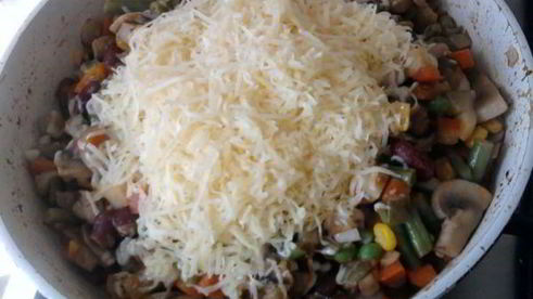 фаршированный овощами лаваш в духовке