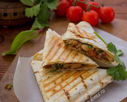 Конвертики с мясом и фасолью в лаваше