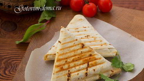 конвертики с мясом и фасолью в лаваше