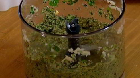 кулечки из лаваша с копченой курицей и авокадо