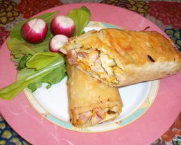 Лаваш с корейской морковкой и огурцом