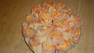 Лаваш с корейской морковкой и ветчиной