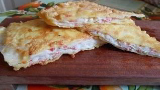 Лаваш с крабовыми палочками