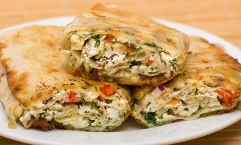 Рецепт лаваша с курицей, помидорами и сыром