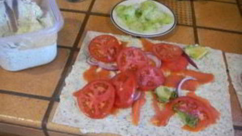 лаваш с семгой и огурцом