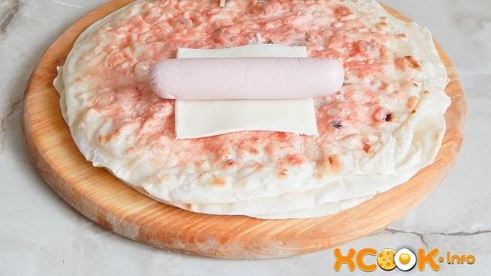 лаваш с сосиской и сыром