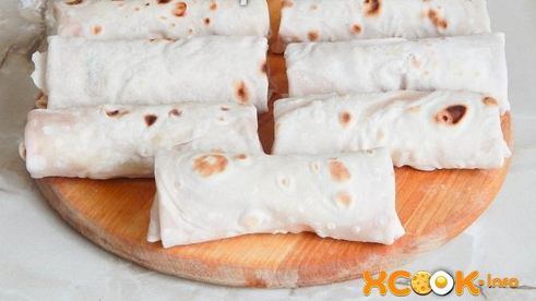 лаваш с сосиской и сыром