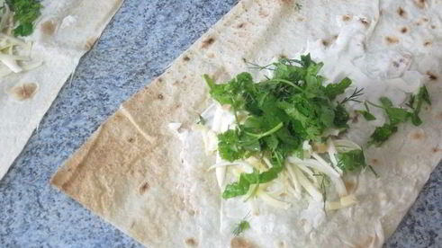 лаваш с сыром и зеленью