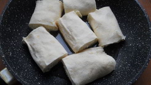 рулетики из лаваша с творогом жареные на сковороде