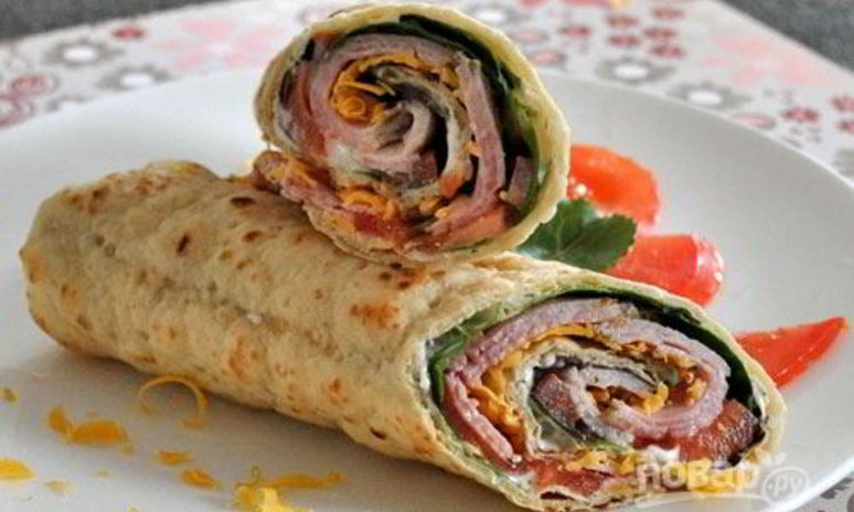 Рецепт рулетиков из лаваша с ветчиной