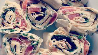 Рулеты из лаваша с семгой