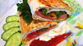 Сытный завтрак в лаваше