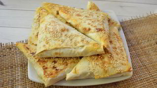 Треугольники из лаваша с творогом