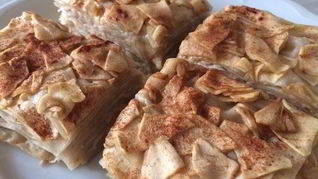 Яблочно-медовый десерт из лаваша