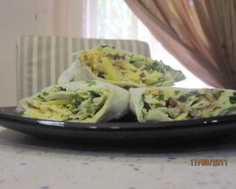 Закуска в лаваше с сыром и орехами