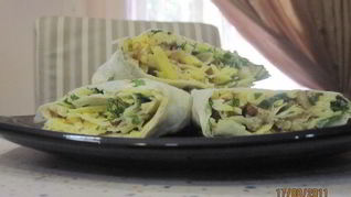 Закуска в лаваше с сыром и орехами