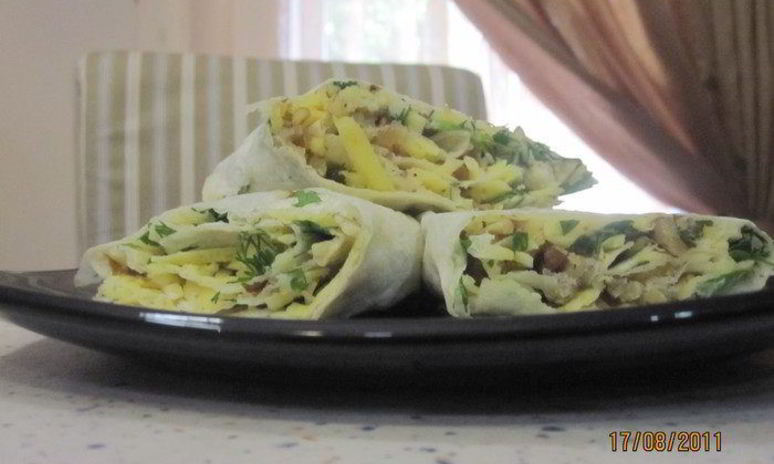 Рецепт закуски в лаваше с сыром и орехами