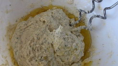 картофельная фокачча с печеным чесноком и укропом