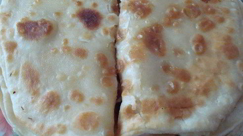 кыстымбы — лепешки с картофельным пюре