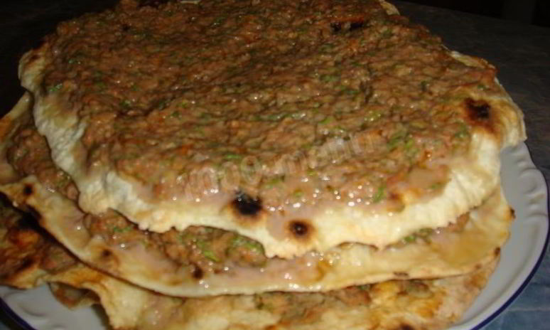 Рецепт лагмаджо — лепешек с мясом